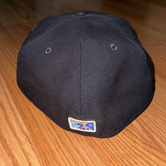 Two Bears, One Cave New Era hat - Picture 2 of 4